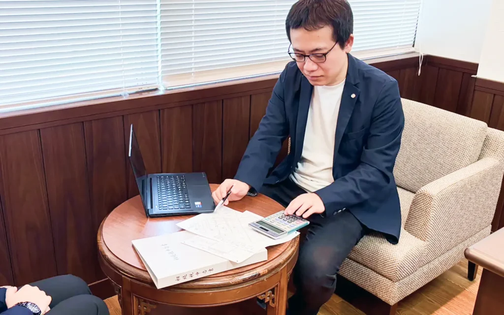 最適な経理方法をご提案する面談の様子